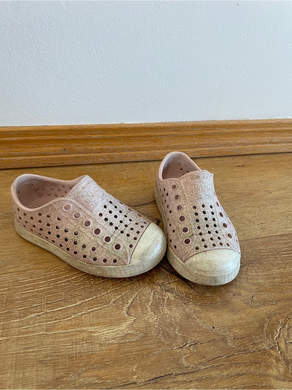 Kids Slip-On Breathable Sneakers in Blush Pink
